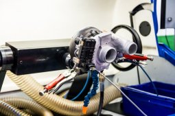 Náš technik zostaví nové turbodúchadlo podľa predpisu výrobcu as použitím najkvalitnejších súčiastok.